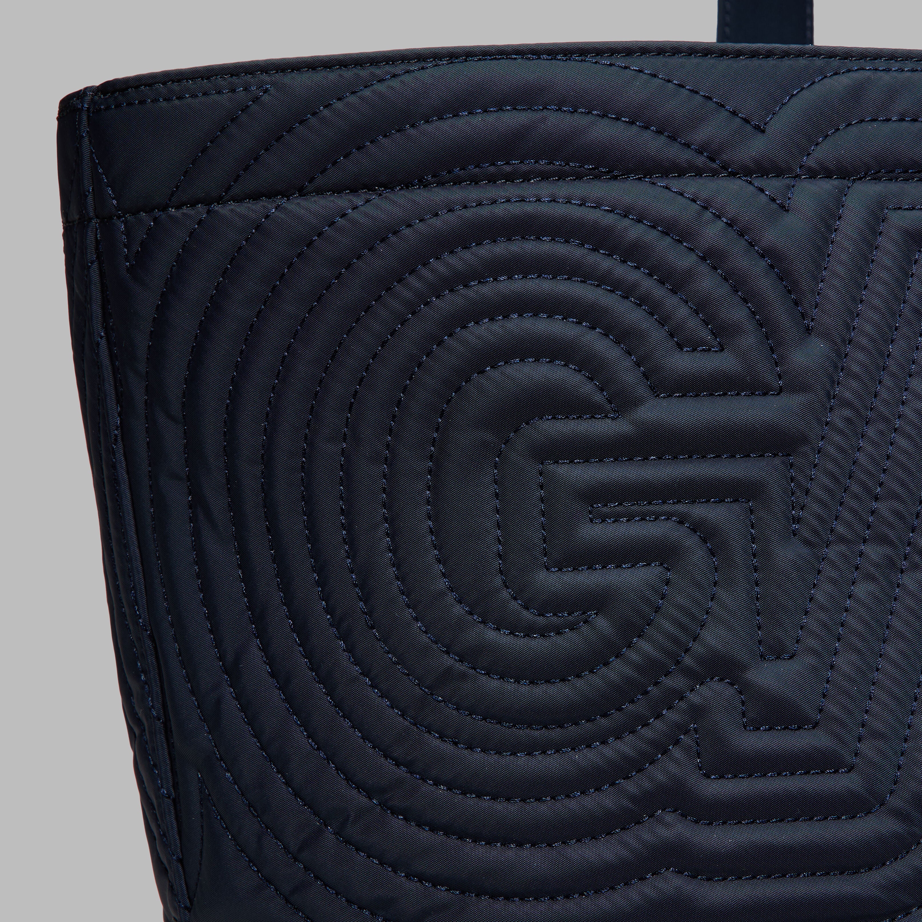 TRIPPY QUILTED CLUB TOTE BAG
