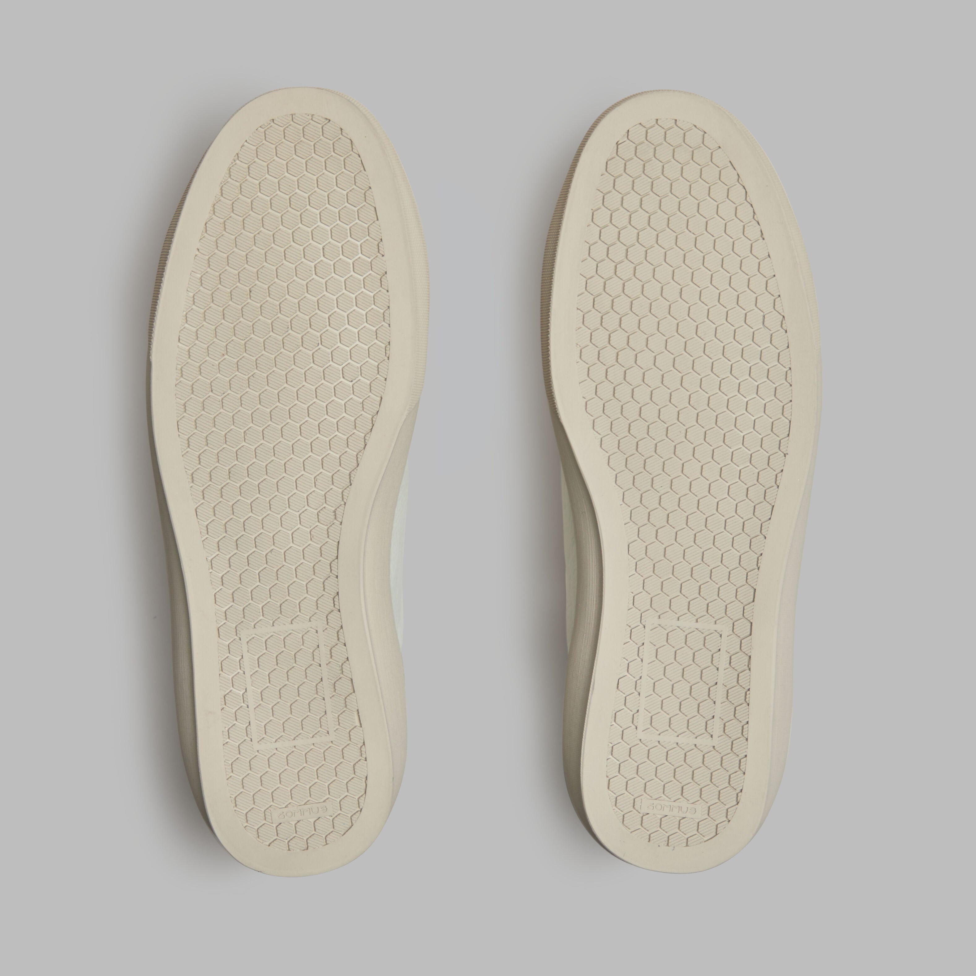 ENDEAVOUR SLIP ON LEATHER SNEAKER
