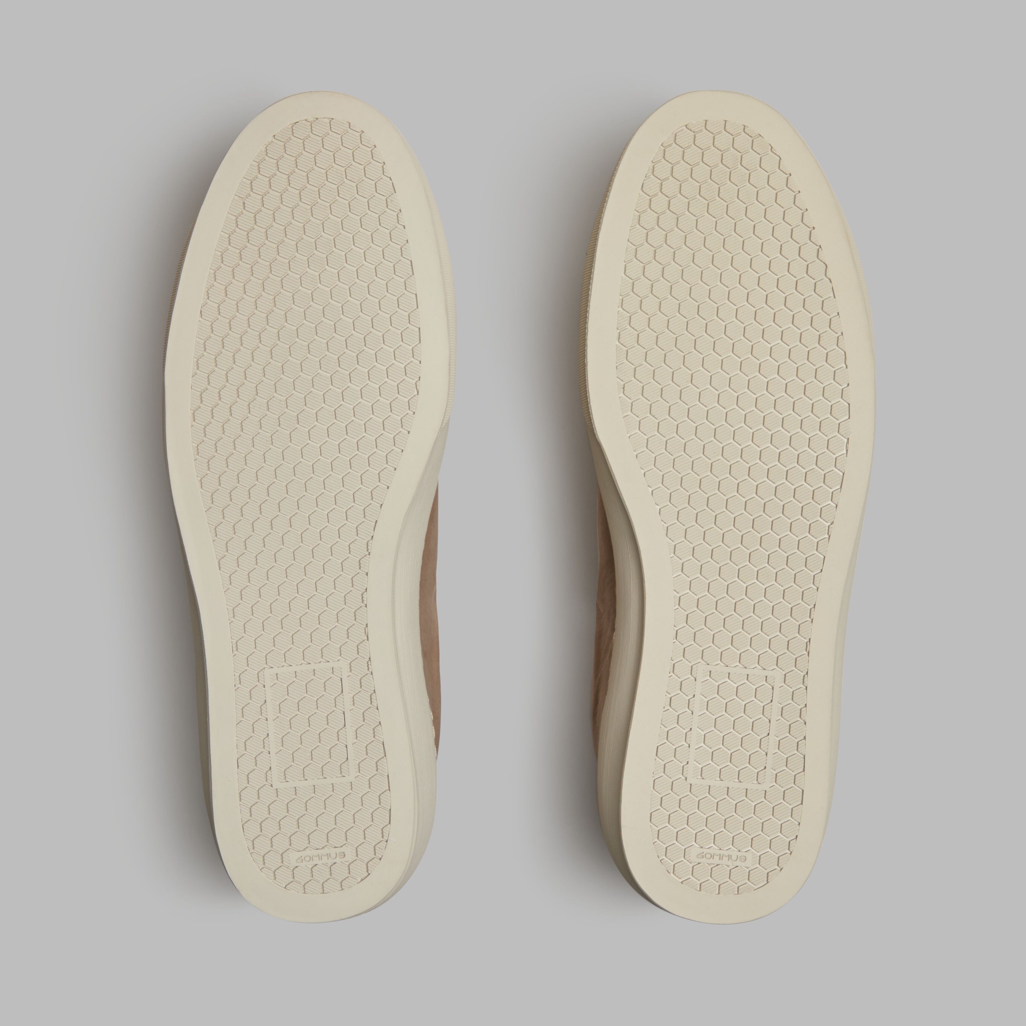 ENDEAVOUR SLIP ON LEATHER SNEAKER