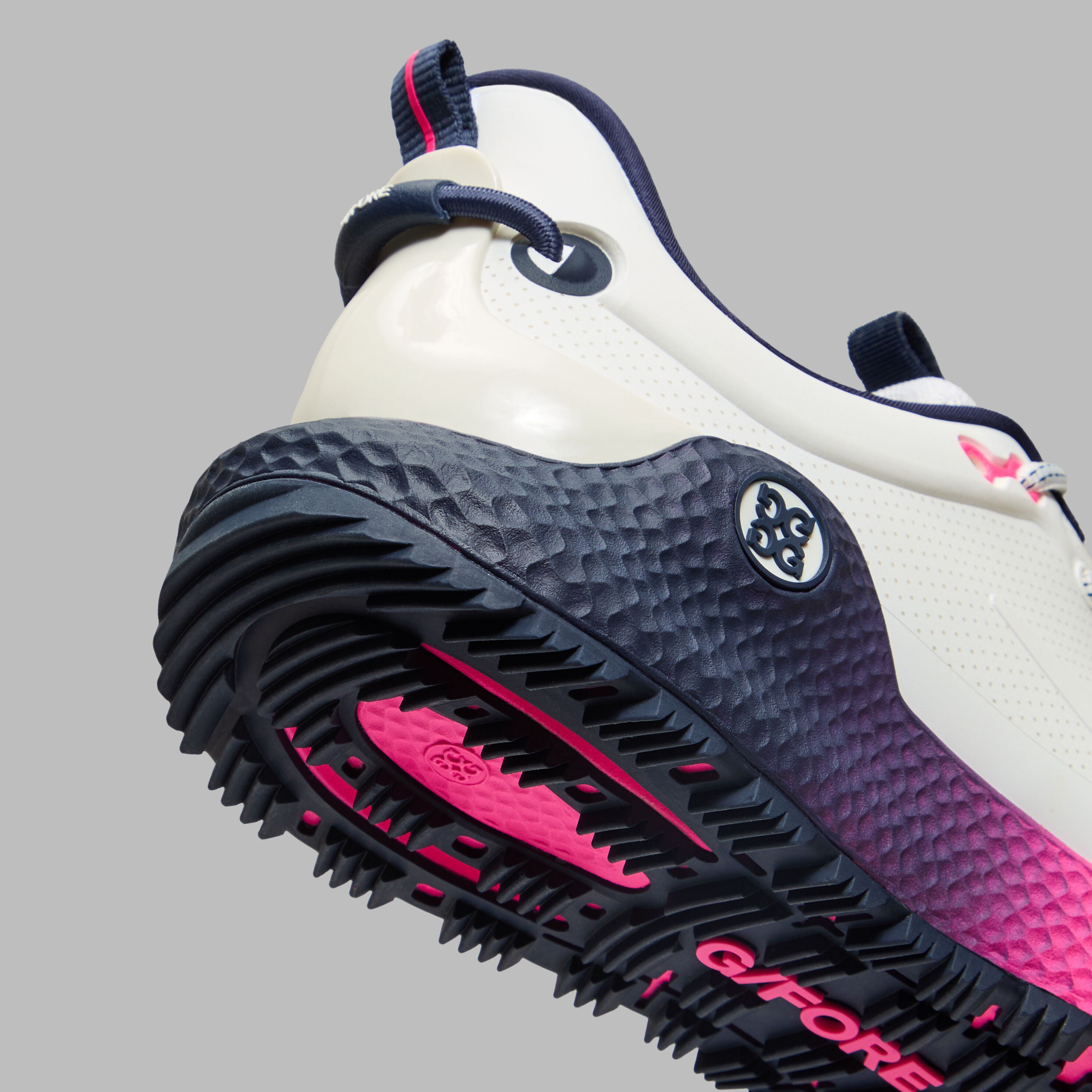 MG4+ O2 GRADIENT PERFORATED GOLF SHOE