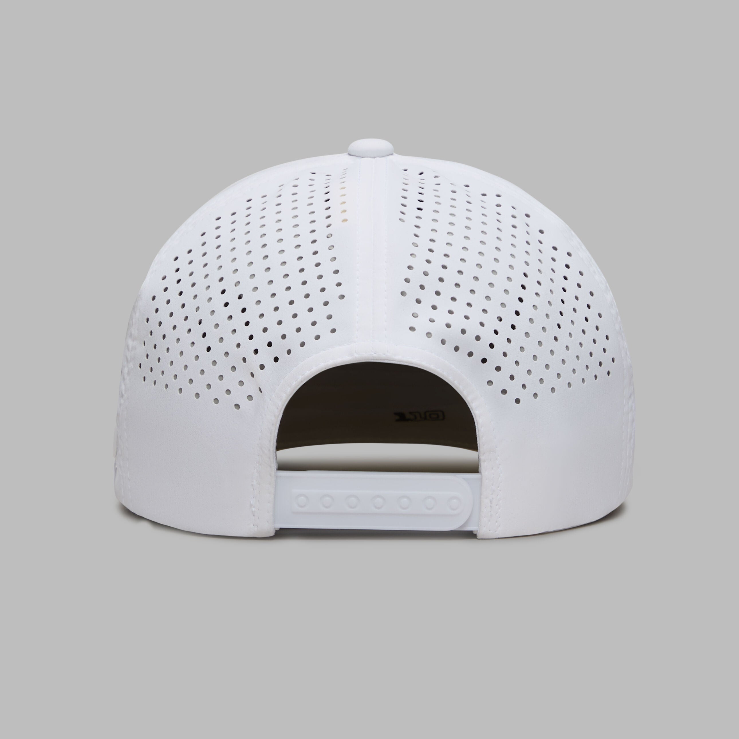 COUNTRY CLUB MISFIT PERFORATED DELTA HAT