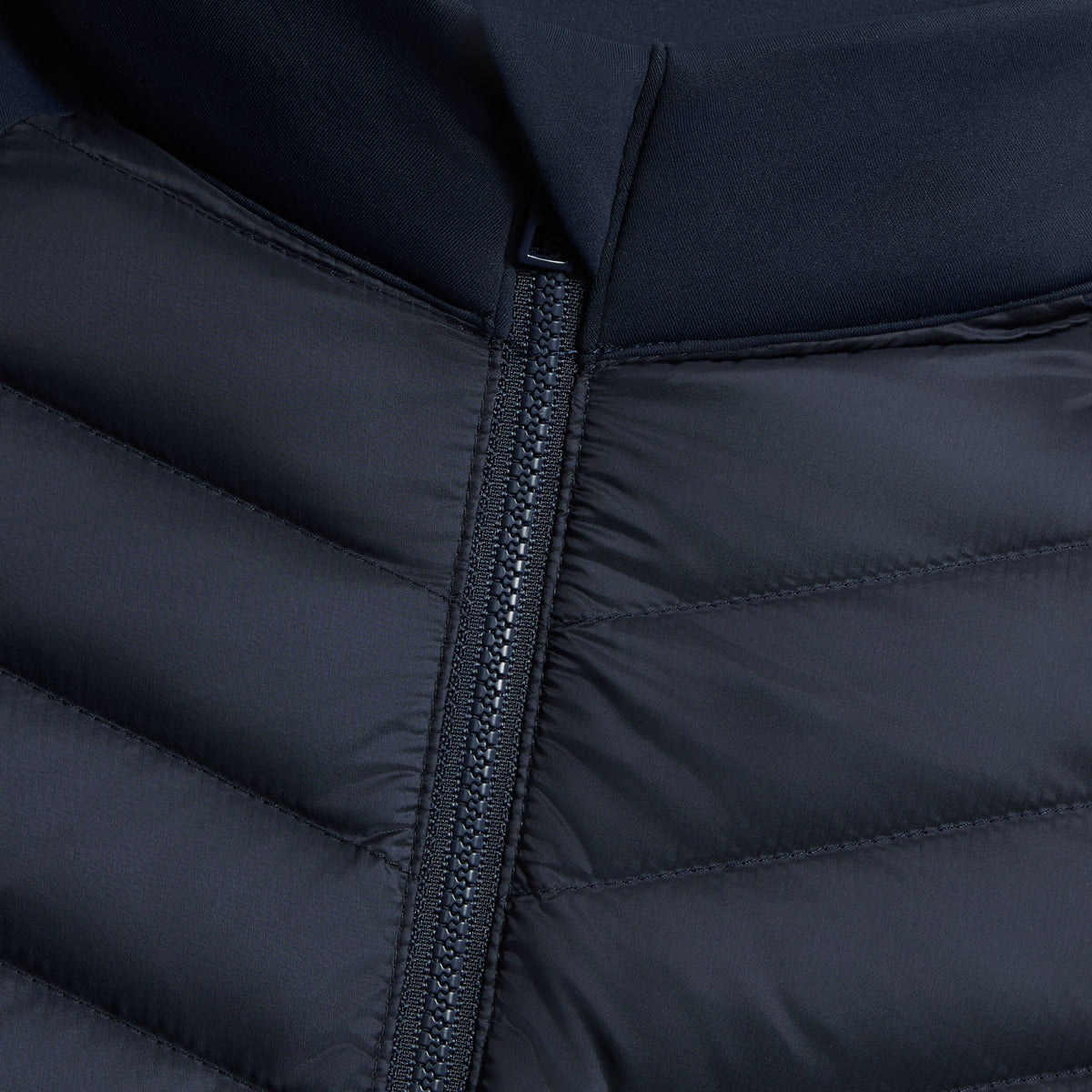 V-DOWN QUILTED HYBRID JACKET